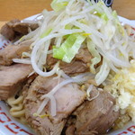 ラーメン二郎 - にんにくはデフォでがっつり