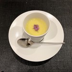 すし昇 - とうもろこしのスープ 玉蜀黍のフレッシュな甘味が引き立ってます