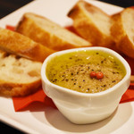 鶏料理&ワイン 鶏小路 - 鶏のパテ　バケットパン添え