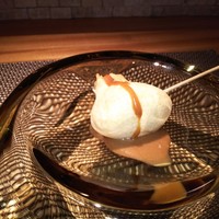 リストランテ 鶴ノ荘 - ホタテのベニエ、西京味噌と黒ビールのソース