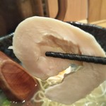 麺匠 たか松 - チャーシューの向こうに明日が見える。いえ味たまです。