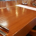 キエチュード - 重厚感があるカウンター