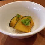 珉珉 - ビールサービスの突き出し