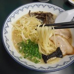 とんこつラーメン（＋白髪ネギ･きくらげ）2018.6