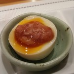 綾 - 煮卵と酒盗
