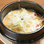 博多風炊き餃子鶏ガラ白湯スープ
