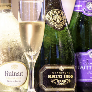 Champagne to brighten up special moments. Cheers with your loved ones