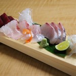 Assorted 3-item sashimi 1,400 yen