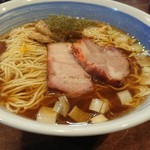 麺屋 悠 - 支那そば(700円)、大盛(1,5玉50円)