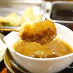 串かつ 七福神 - ディップカレーは漬けても、そのまま食べても