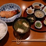 定食サトウ - サーモンの味噌漬け焼き定食 1,340円