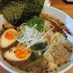 らーめん専門 やくみや - こがしねぎメニューのてんこもりめん(塩らぁめん・太麺)