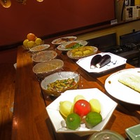 ステーキ鉄板焼 しゅうえ - カウンターの上のおばんざい♪