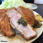 かつ丼多勝 - 蕗の薹味噌とともに