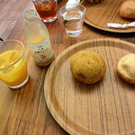 ファイブラン - オレンジと自家製カレーパン・パティシエール
