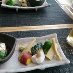 山水の技 - 前菜と生ビール