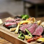 WINE9 - 薪で焼き上げた熟成肉ステーキ