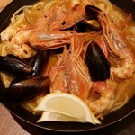 イタリアンバルパステル - 蟹と三種海老の贅沢ペスカトーラ
