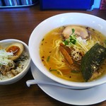 ラーメン屋モン吉 - 