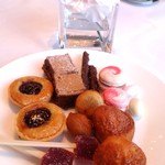 横浜モノリス - 