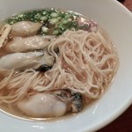 カキ小屋むんちゃん - 特上牡蠣ダブルラーメン 麺UP