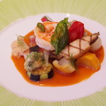オテル・ド・ヨシノ - 和歌山のスズキのポワレ、夏野菜のバリグール風