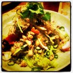 タイ料理 Sweet Basil - 海老とハーブのサラダ