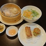 飲茶 はるのそら - 点心が充実したお粥セット