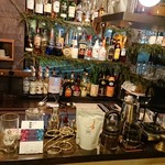 CAFE＆BAR　DALL - カウンターに沢山のお酒～(^.^)