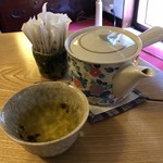 蕎麦料理川喜多東京 - 冷たいお茶(ごぼう茶)