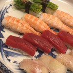 Hasegawazushi - 赤味、ヒラメ、蒸しエビ 芽ネギ