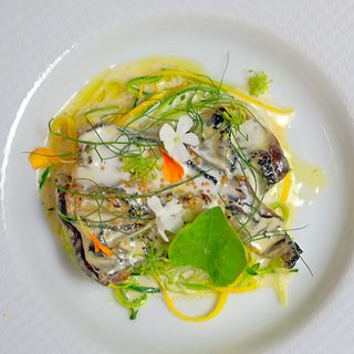 旬を追って毎月変更するお料理の数々。和の食材をフレンチ仕立に