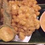 呑み喰い処 一久 - 【’18.7】もろこし天ぷら。カレー塩で食べます