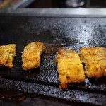 髭将 - 玉子焼き(一切れ食べた後)