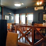 珈琲館 mai - テーブル席 ＆ カウンター席