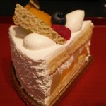 フランス菓子 アン・ファミーユ - フルーツのショート