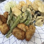 ゆきや荘 - chuちゃんが食べたいっていうから(╥ᆺ╥；)オバちゃん張り切っててんこ盛りのフライ達、、、鱧だけで7.8個ある！笑