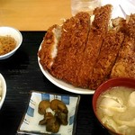 Mampukushokudou - チキンカツ定食750円。