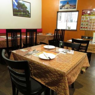 落ち着く店内は、お一人様のお客様や女性のお客様も入店しやすい雰囲気です。