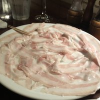 カルネジーオ イースト - 