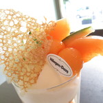 ノーザンテラスダイナー - ８月限定　新篠津産ルピアレッドメロンのパフェのアップ【２０１８年８月】