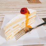 LOL DINING & PATISSERIE