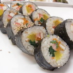 「キムパプ」は、日本語で「海苔巻き」です