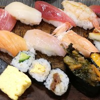 東鮨 新店 - にぎり14貫のアップ