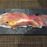 サラマンジェ ド ヨシノ - 生ハム、の下にはバジルソースと夏野菜がぎっしり