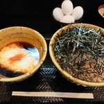 なぜ蕎麦にラー油を入れるのか。