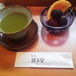 Sushi Tokoro Otaru - クマザサグリーンティーとデザート