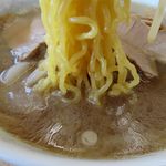 かつ平 - ラーメンしょうゆ味の麺