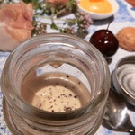 アペリティーボ デ ボカド(瓶の蓋を開けたらフォアグラのムースでした)