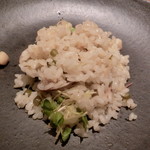 エル・フエゴ・デル・トロ - 浅利の白いパエリア南部鉄器仕立て　バスク風(お皿によそっていただいた状態)